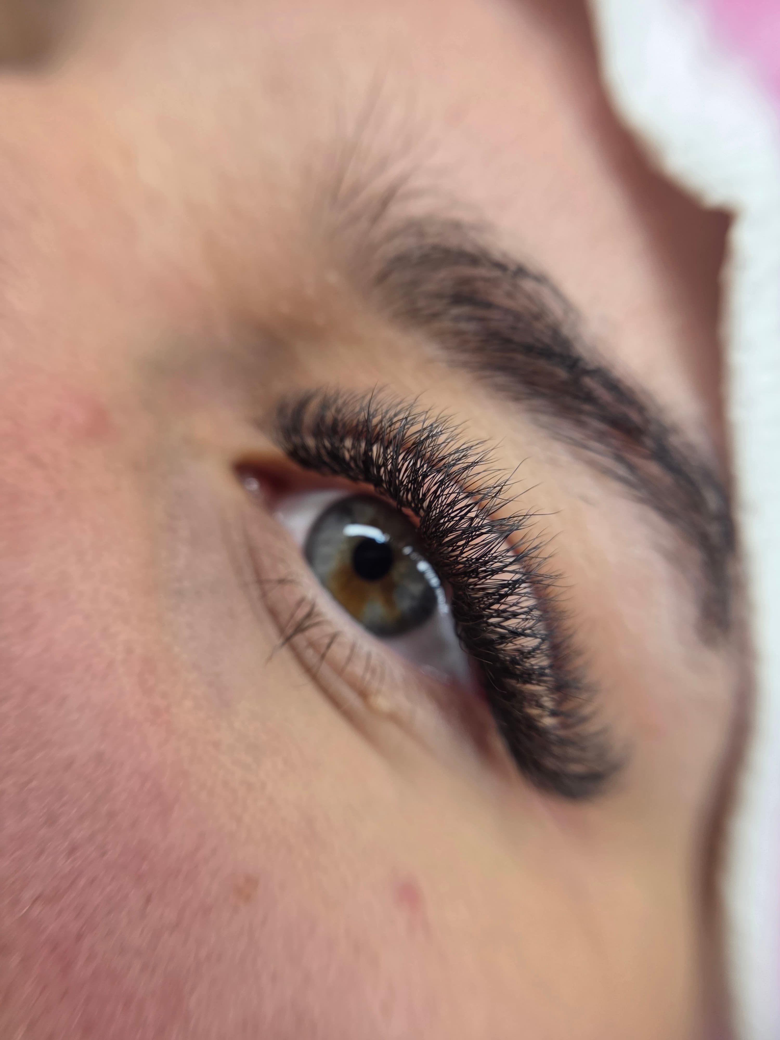 Extensiones de pestañas — ojo verde